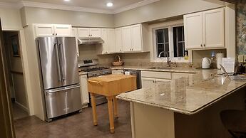 1860 House Inn and Vacation Rental Home