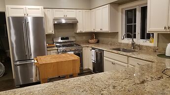 1860 House Inn and Vacation Rental Home