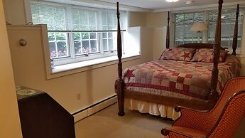1860 House Inn and Vacation Rental Home