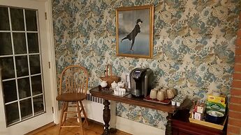 1860 House Inn and Vacation Rental Home