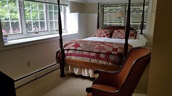 1860 House Inn and Vacation Rental Home