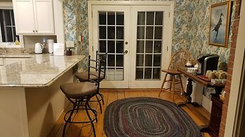 1860 House Inn and Vacation Rental Home