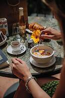 Medousa Bistrot & Suites