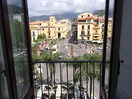 La Casa dell'Orologio - MAIN SQUARE