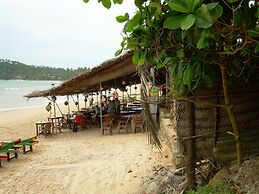 Bandhusena House and Apartments