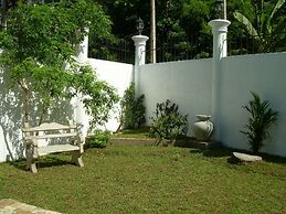 Bandhusena House and Apartments