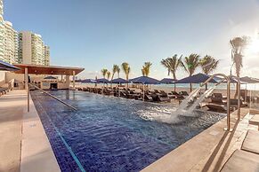 Royalton CHIC Cancun, An Autograph Collection All-Inclusive Resort - A