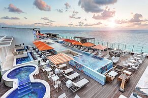 Royalton CHIC Cancun, An Autograph Collection All-Inclusive Resort - A