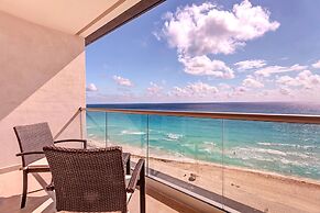 Royalton CHIC Cancun, An Autograph Collection All-Inclusive Resort - A