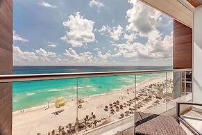 Royalton CHIC Cancun, An Autograph Collection All-Inclusive Resort - A
