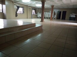 Hail Henrietta Hotel