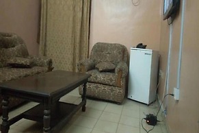 Hail Henrietta Hotel