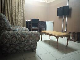 Hail Henrietta Hotel