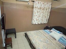 Hail Henrietta Hotel