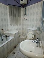 Hail Henrietta Hotel