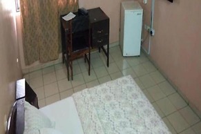 Hail Henrietta Hotel