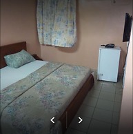 Hail Henrietta Hotel