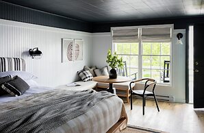 Bluebird Ocean Point Inn