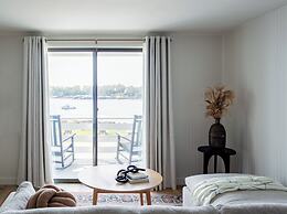 Bluebird Ocean Point Inn