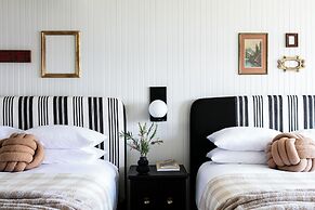 Bluebird Ocean Point Inn