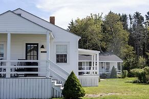 Bluebird Ocean Point Inn