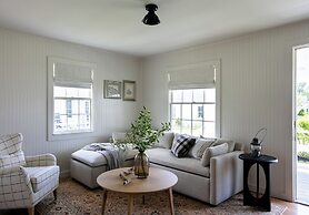 Bluebird Ocean Point Inn