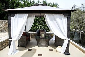 Luxurious Villa Kastro