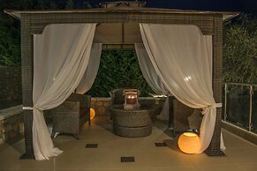 Luxurious Villa Kastro