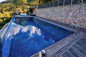 Luxurious Villa Kastro