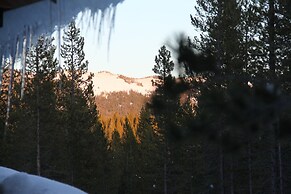 Sugar Loaf Lodge & Cabins