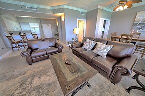 Stylish Oceanfront Condo with Beach and Picnic Area Access - Unit 1706
