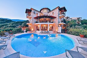 Hill House Adult Only