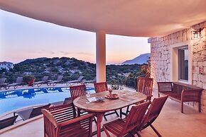 Hill House Adult Only