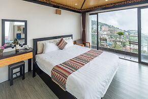 Phuong Nam Mountain View Hotel