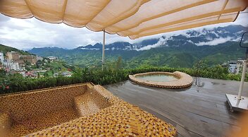 Phuong Nam Mountain View Hotel