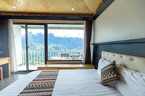 Phuong Nam Mountain View Hotel