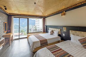 Phuong Nam Mountain View Hotel