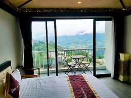 Phuong Nam Mountain View Hotel