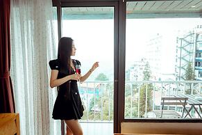 Phuong Nam Mountain View Hotel