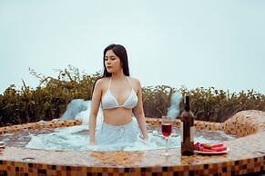 Phuong Nam Mountain View Hotel