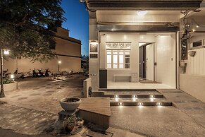 Sunset Mu Style Inn