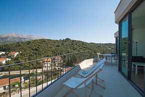 White Cloud Apartments