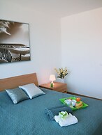 White Cloud Apartments