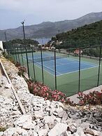 White Cloud Apartments