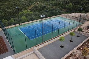 White Cloud Apartments