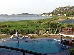 Ryan's Bay Hotel