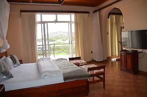 Ryan's Bay Hotel