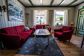 Innvik Fjordhotel - Misjonheimen