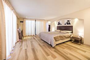 2 Bedrooms Villa Martini