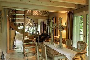 Le B. Cottage